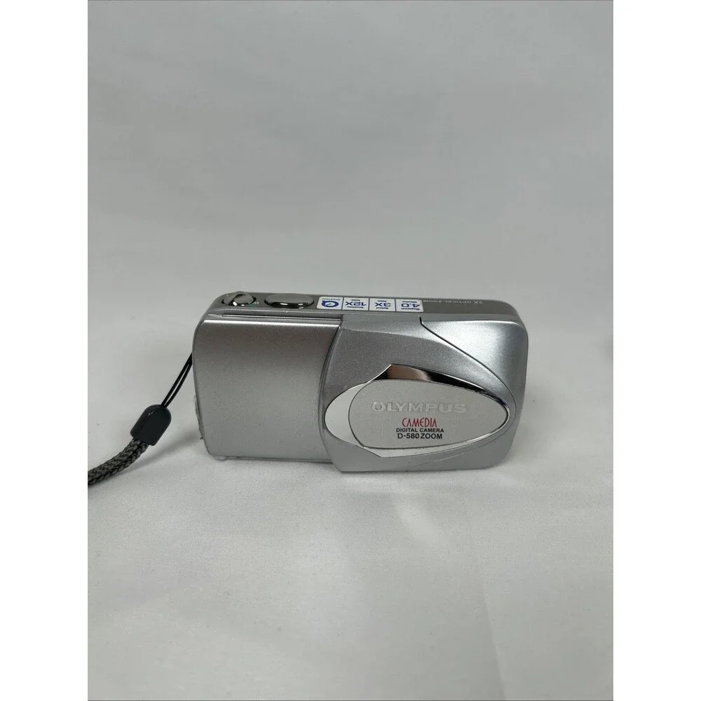 Olympus Camedia D-580 Silver Zoom 4.0MP Digital Camera w/ Memory Card WORKING